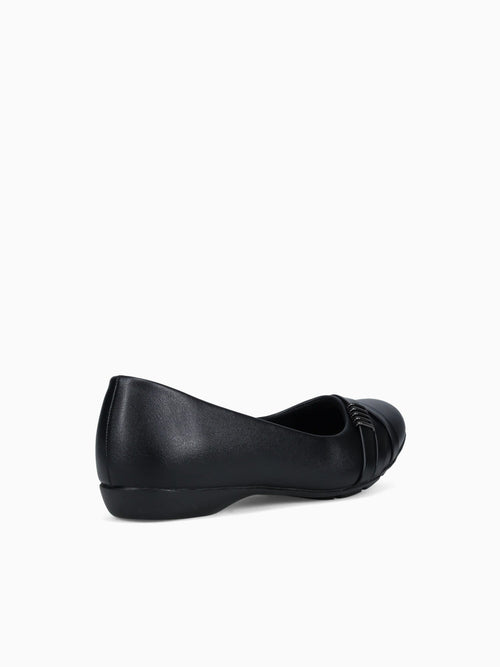 Zaina Black Black / 5 / M