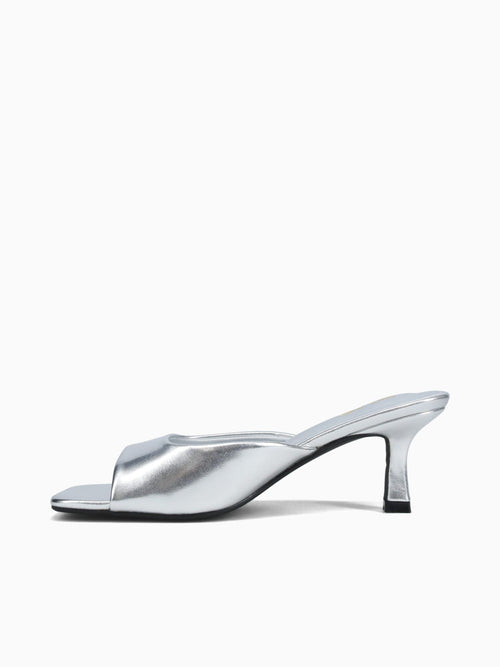 Octavia Silver Smooth