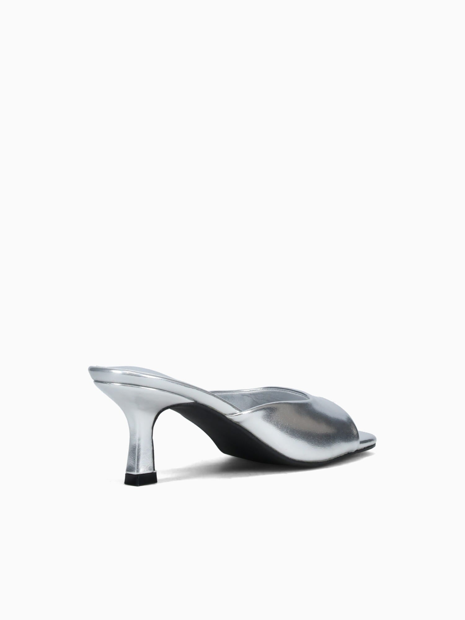 Octavia Silver Smooth