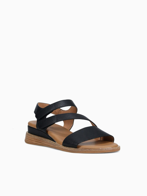 Leslie Black Smooth Black / 5 / M