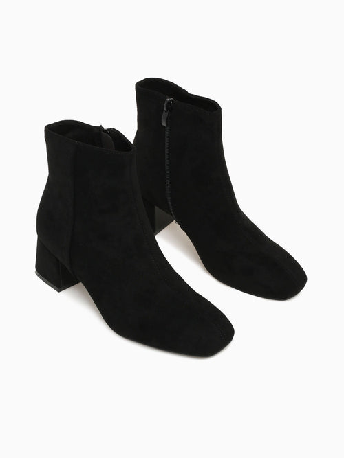 Nebula Black Soft Black / 5 / M