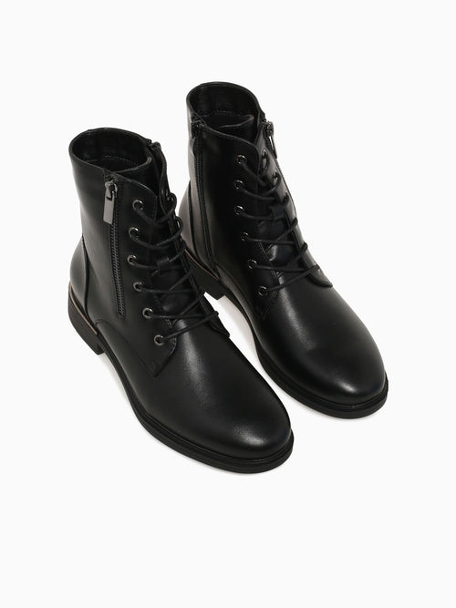 Lunar Black Smoth Black / 5 / M