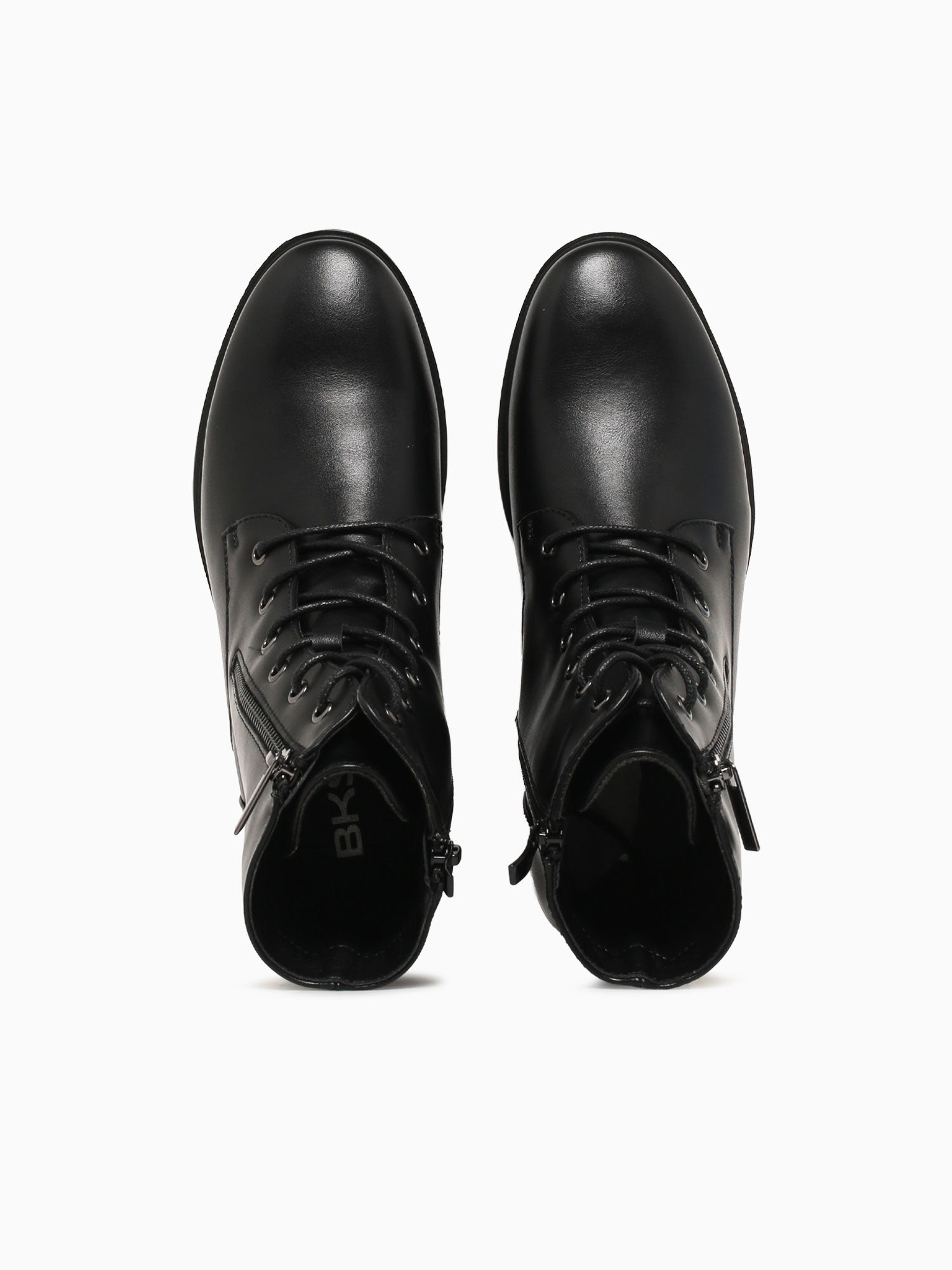 Lunar Black Smoth Black / 5 / M